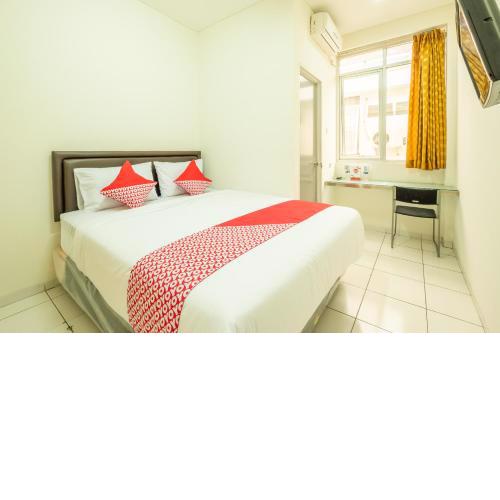 Super OYO Collection O 818 Micasa Residence