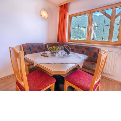 Superb Apartment in Stubaital with Mountain Views, Balcony