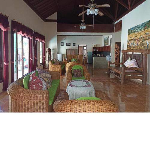 Superb family friendly villa with pool and only 500 metres from beach