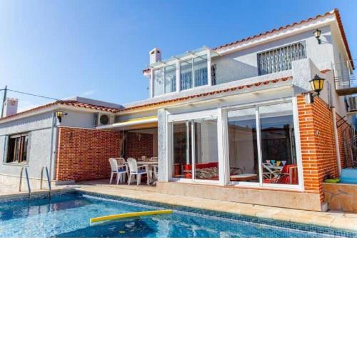 Superb house for 6 guests with private pool, garden, barbecue and Wifi
