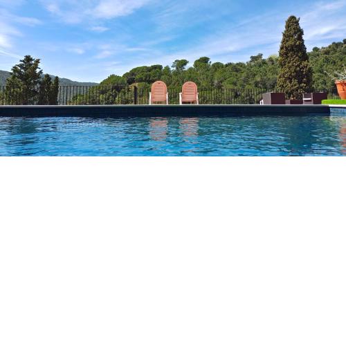 Superb House with Swimming Pool and 9 Larges Rooms