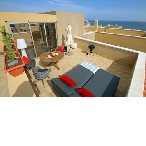Superb luxury duplex attic with ocean view, pool and WiFi