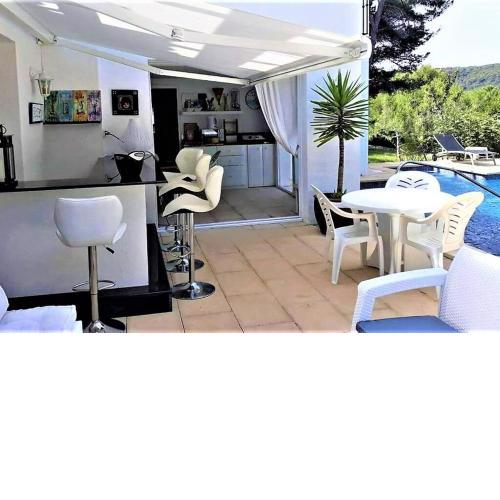 * Superb Menorcean-Style Villa Alexia *