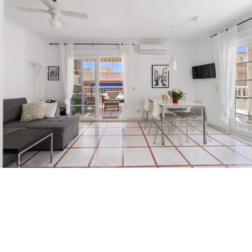 Superb penthouse 100 meters away from the beach