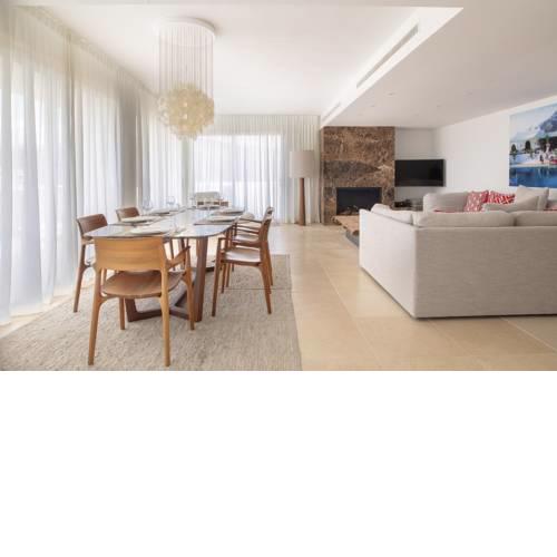 Superior Duplex Penthouse Apartment