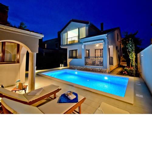 Superior Villa Antea with jacuzzi & pool