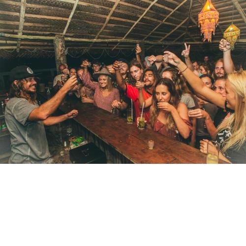 Surf & Party - Hostel Somewhere Else