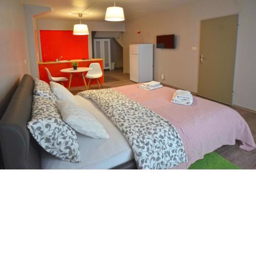 Svalba Apartments with garden