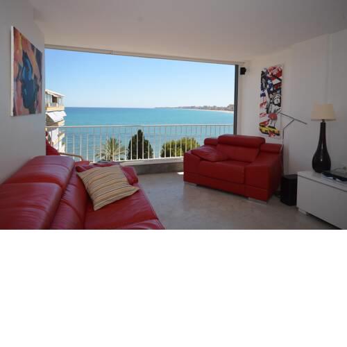 Tahiti 5F ref 163 ap 6 pers, planta 5, 3 dormitorios, 2 baños, aire acondicionado, wifi, aparcamiento, primera linea