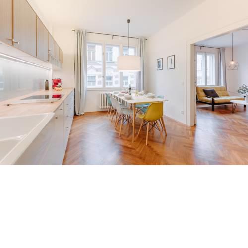 TAILOR MADE DESIGN APARTMENT