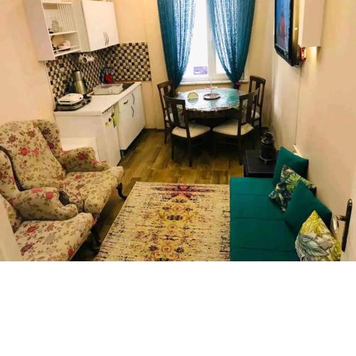 Taksim Centrally Located Flat 18