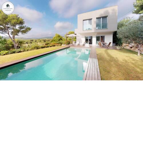 Tamariu Holiday Home Sleeps 8 with Pool Air Con and WiFi