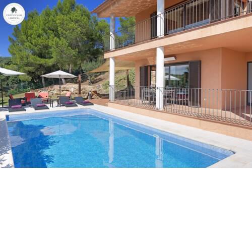 Tamariu Holiday Home Sleeps 8 with Pool and WiFi
