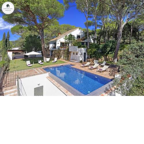 Tamariu Villa Sleeps 10 Pool