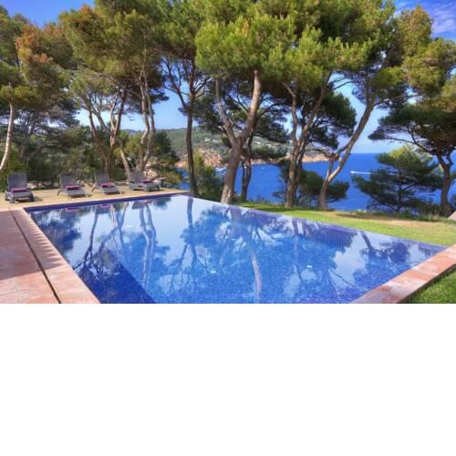 Tamariu Villa Sleeps 10 with Pool Air Con and WiFi