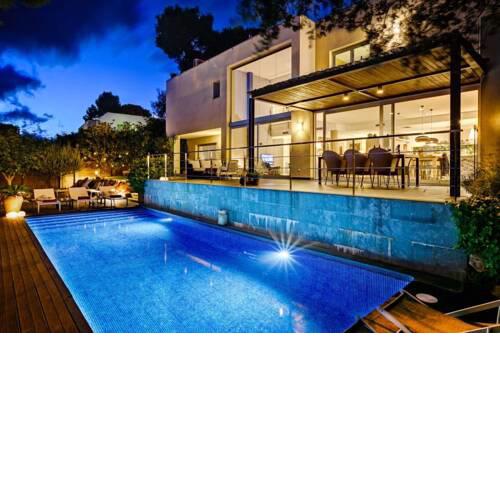 Tamariu Villa Sleeps 8 with Pool Air Con and WiFi