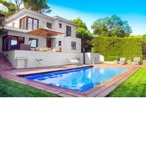 Tamariu Villa Sleeps 8 with Pool Air Con and WiFi