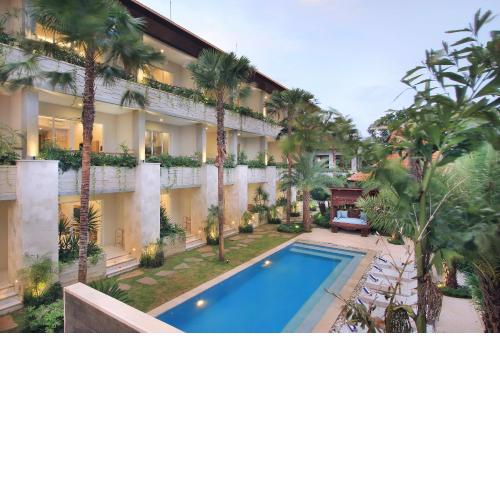 Tapa Tepi Kali Echo Beach
