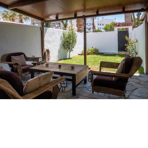 Tarifornia Guesthouse