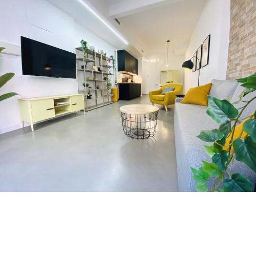 TARONGERS APARTMENT. COZY AND CENTRAL