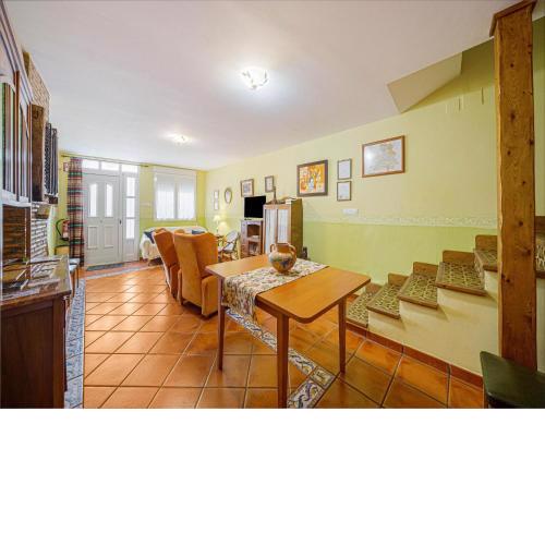 Tasteful holiday home in Mahora with balcony terrace