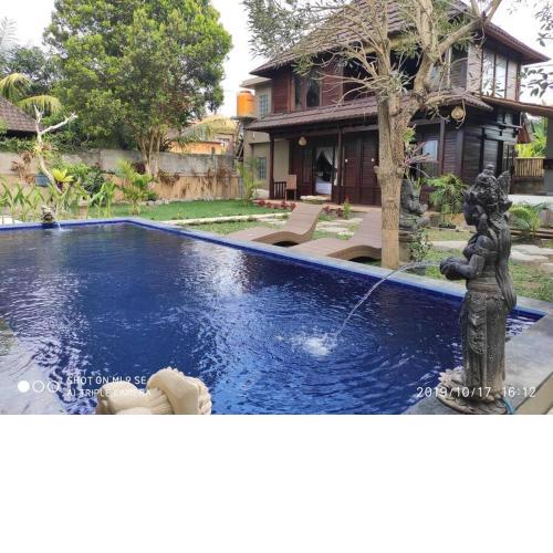 TEGES WOOD HOUSE a