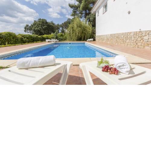 Terrafortuna Villa Sleeps 8 with Pool