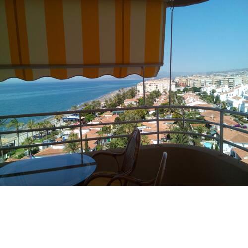 Terraza panorámica sobre el mar