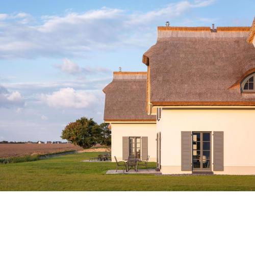 Thatched country by the sea, Dranske