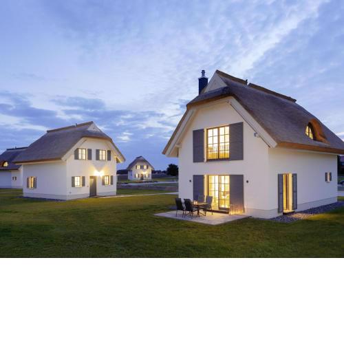 Thatched land by the sea in Dranske