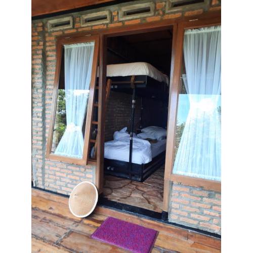 The Boat Homestay and Spa