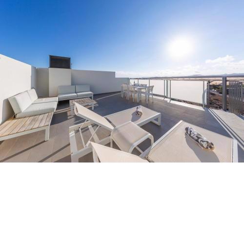 THE CASA CELOU PENTHOUSE - by MEDANO4YOU
