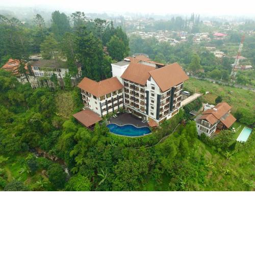 The Grand Hill Resort-Hotel