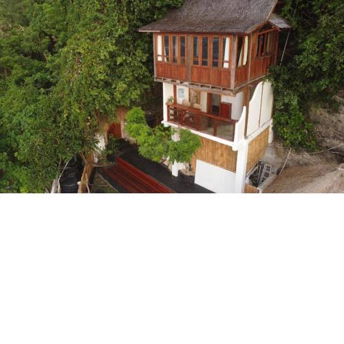 The Hidden Escapes- Unique Tiny Home on Bingin Beach with Breathtaking Ocean & Sunset Views