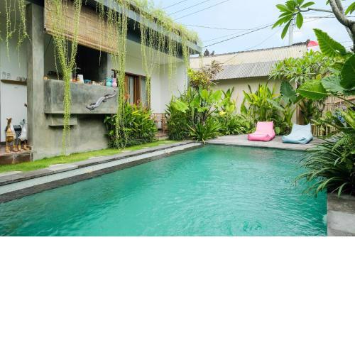 The Kumpi Bali by The Lavana