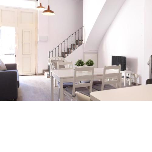 The Malvarrosa Apartment