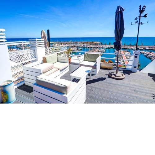 The Moonlight Seaview by Hello Apartments Sitges