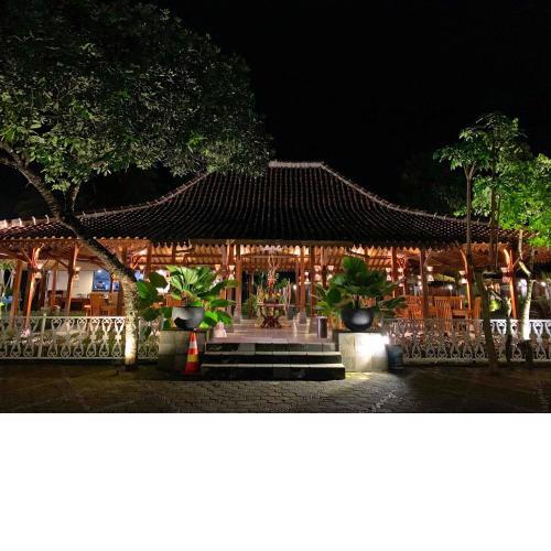 The Nalaya Hotel & Resto