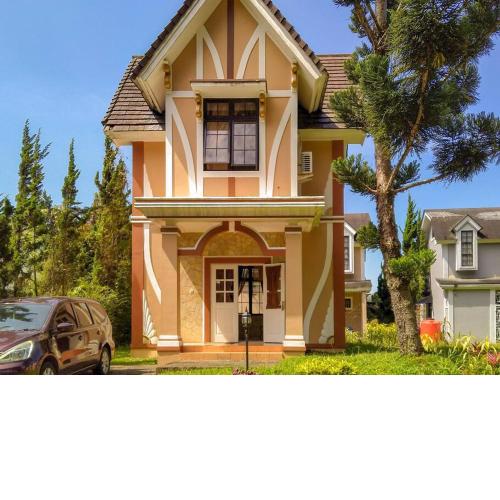 The Pinewood House Villa Kota Bunga by Citrus House
