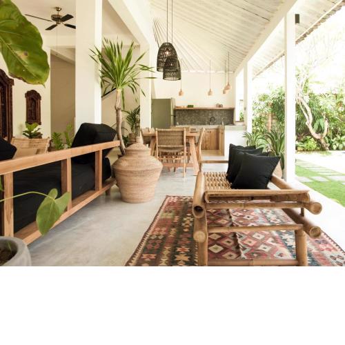 The Ravenala House
