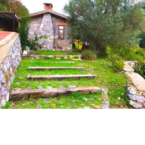 The Stone House, A Peaceful Escape for All Seasons