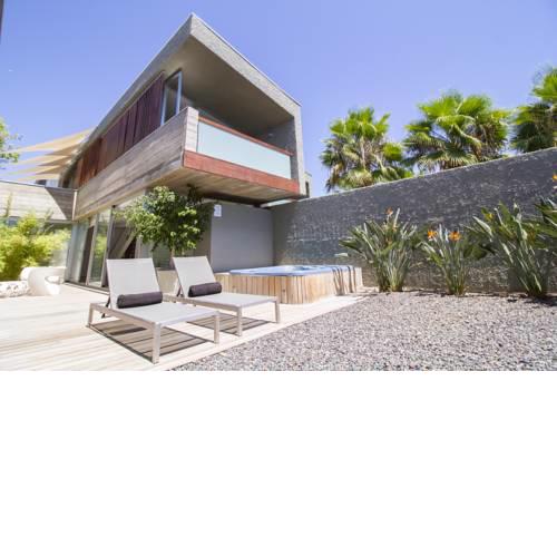 The Treasure - First Line Beach Design Villa with Jacuzzi and Pool