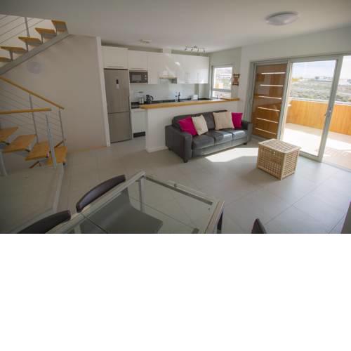 THE VIEWS PENTHOUSE - 3 floor Penthouse for 4, 2 bath, WiFi, pool