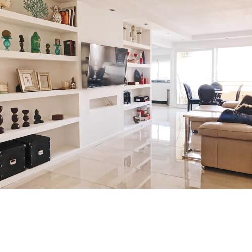 The White Apartment: Luxury, Beach and Design