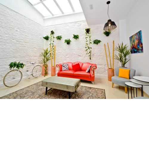 The Zentral Arenal Suites
