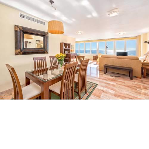 Three-bedroom apartment Amalia