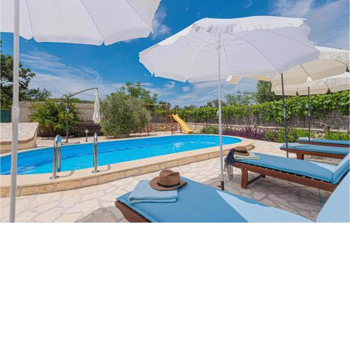 Three-bedroom Apartment Dubrava With An Outdoor Swimming Pool 09