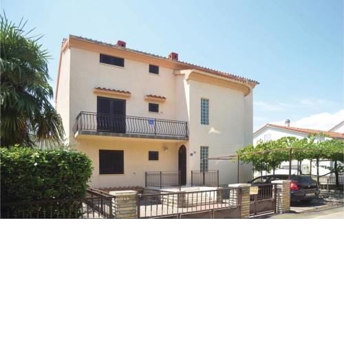 Three-Bedroom Apartment in Biograd na moru