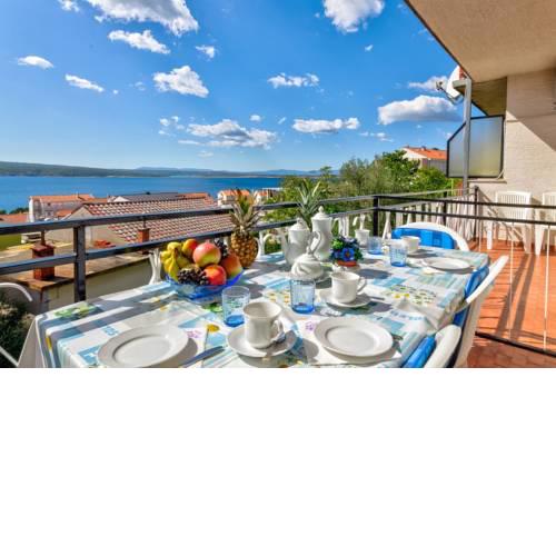 Three-Bedroom Apartment in Crikvenica I