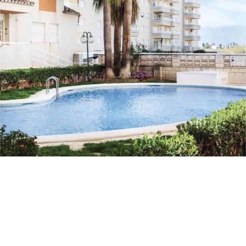 Three-Bedroom Apartment in Daimus